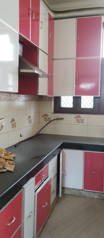 Kitchen in 2 BHK Builder Floor at Sai Homes Sector 49, Sector 49 – for Rent