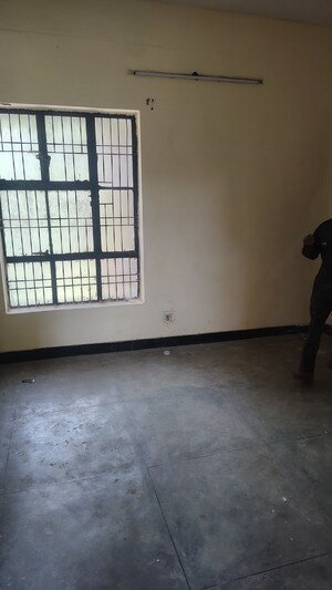 Room in 1 BHK Apartment at Shiv Ganga Apartments Vasundhara, Vasundhara Sector 4 – for Sale