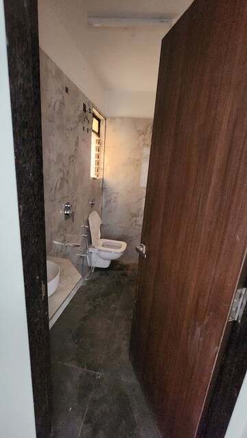 Attached Bathroom in 1 BHK Apartment at Ghatkopar East – for Rent