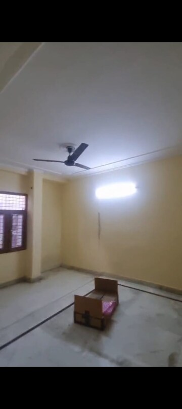 Room in 2 BHK Builder Floor at Sector 22 – for Rent