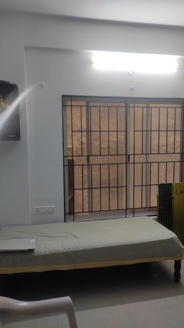 Room in 3 BHK Apartment at Marathahalli – for Sale