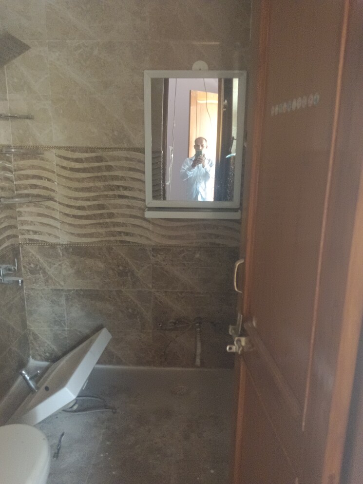 Bathroom, sector 10a 2 Bedroom 1450 Sq.Ft. Builder Floor In Sector 10a Gurgaon 8545733