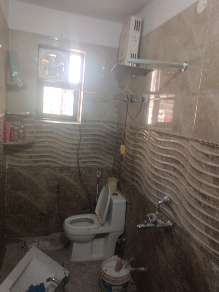 Bathroom, sector 10a 2 Bedroom 1450 Sq.Ft. Builder Floor In Sector 10a Gurgaon 8545733