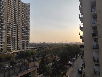 2.5 BHK Apartment For Rent in Futec Gateway, Sector 75