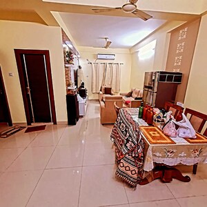 Living Room in 3 BHK Builder Floor at Kolkatta Gpo – for Sale