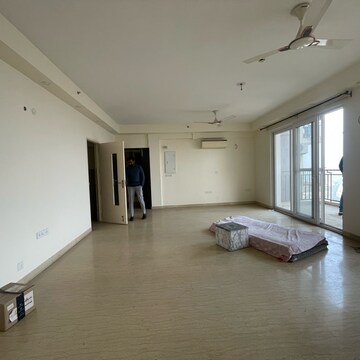 Room in 3 BHK Apartment at Conscient Heritage Max, Sector 102 – for Rent
