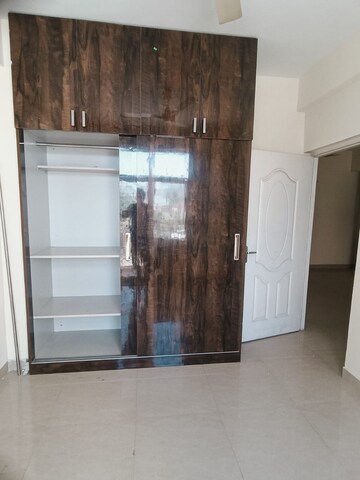 Room in 3 BHK Apartment at Emaar Palm Gardens, Sector 83 – for Rent