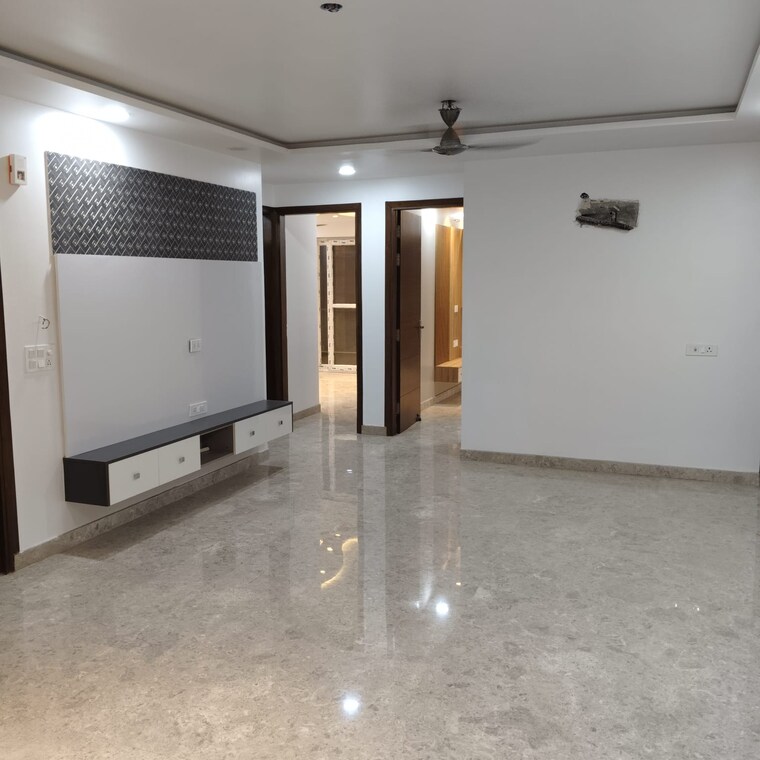 Room, vikas puri 3.5 Bedroom 200 Sq.Yd. Builder Floor In Vikas Puri Delhi 8545865