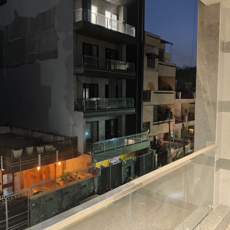 Balcony, vikas puri 3.5 Bedroom 200 Sq.Yd. Builder Floor In Vikas Puri Delhi 8545865