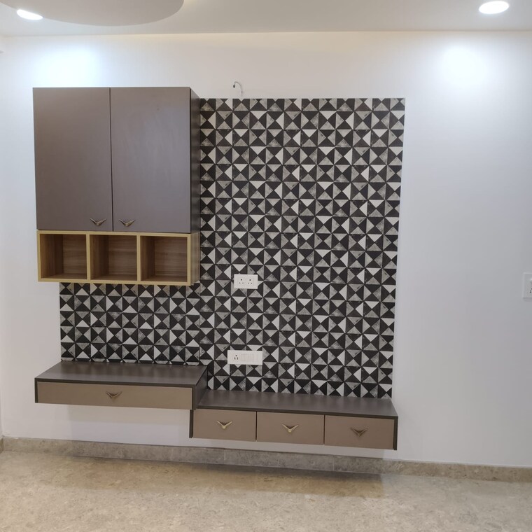 Room, vikas puri 3.5 Bedroom 200 Sq.Yd. Builder Floor In Vikas Puri Delhi 8545865