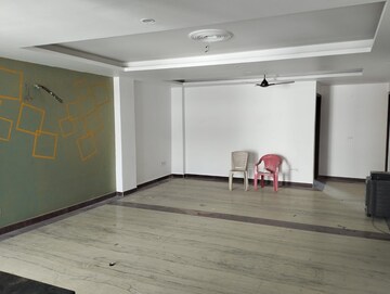 Room in 3 BHK Builder Floor at Arcade 48, Sector 48 – for Rent