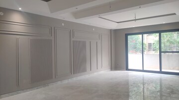 Room in 4 BHK Builder Floor at Sector 15 – for Sale