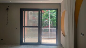 Room in 4 BHK Builder Floor at Sector 15 – for Sale