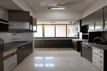 Kitchen in 3 BHK Apartment at Siddhivinayak Horizon, Prabhadevi – for Sale