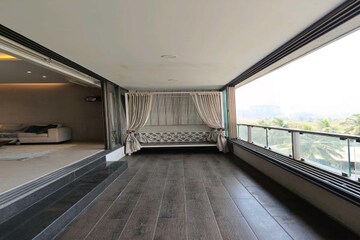 Balcony in 3 BHK Apartment at Siddhivinayak Horizon, Prabhadevi – for Sale