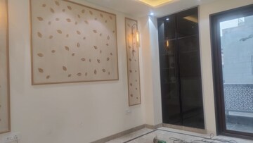 Room in 3 BHK Builder Floor at Sector 15 – for Sale