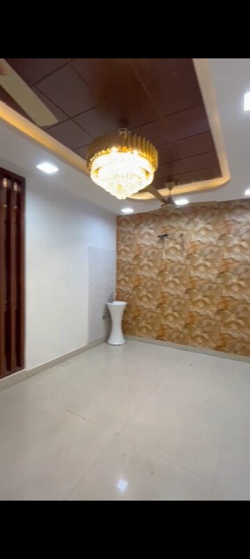 Furnished Amenities in 3 BHK Builder Floor at Govindpuri – for Sale
