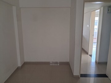 Room in 2 BHK Apartment at Sancheti Eves Garden, Mundhwa – for Rent