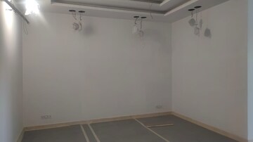 Room in 3 BHK Builder Floor at Sector 15 – for Sale