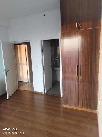 Room in 3 BHK Apartment at M3M Merlin, Sector 67 – for Rent