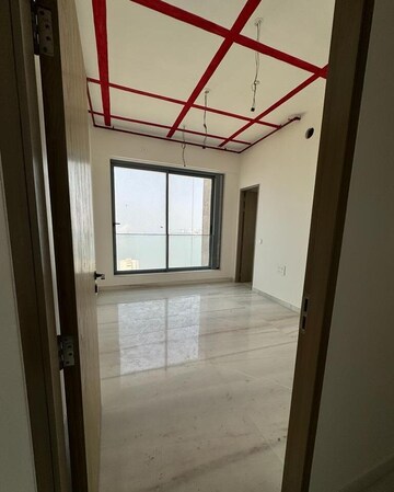 Room in 3 BHK Apartment at Hubtown 25 South, Prabhadevi – for Sale