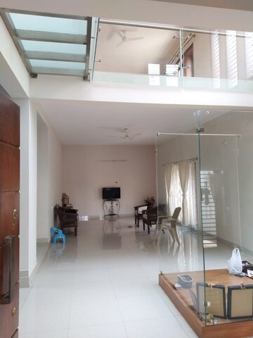 Team Area in 3 BHK Builder Floor at Vasundhara Sector 1 – for Rent