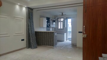 Room in 3 BHK Builder Floor at Sector 15 – for Sale