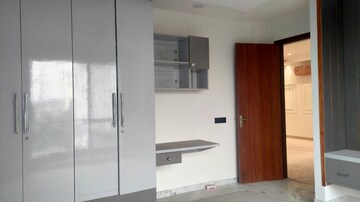 Room in 3 BHK Builder Floor at Sector 15 – for Sale