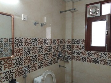 Master Bedroom in 3 BHK Builder Floor at MVL IPark, Sector 15 – for Rent