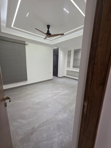 Room in 4 BHK Builder Floor at Ramprastha Colony – for Sale
