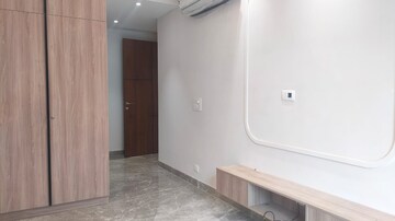 Room in 4 BHK Builder Floor at Sector 15 – for Sale