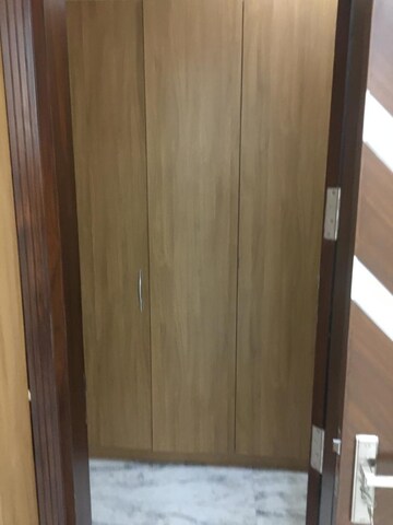 Furnished Amenities in 3 BHK Builder Floor at MVL IPark, Sector 15 – for Rent
