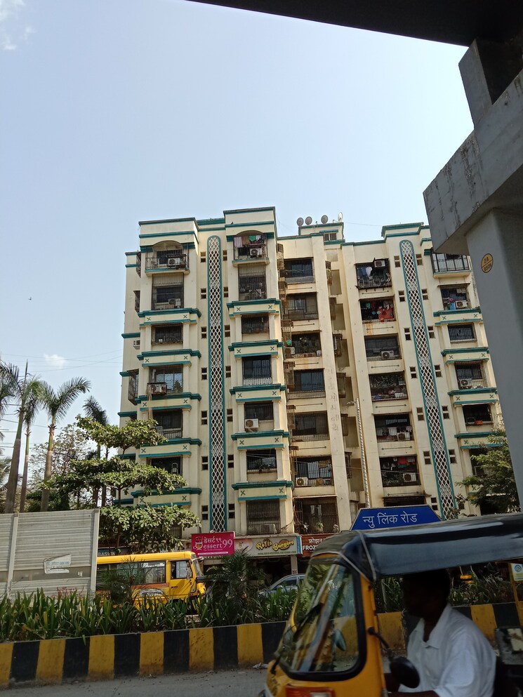 Listing Cover Image