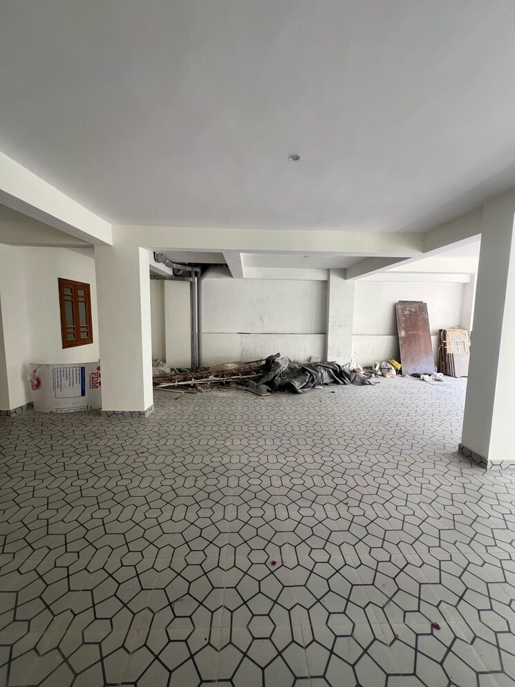  Parking, dehrakhas 4 Bedroom 1700 Sq.Ft. Builder Floor In Dehrakhas Dehradun 8547017