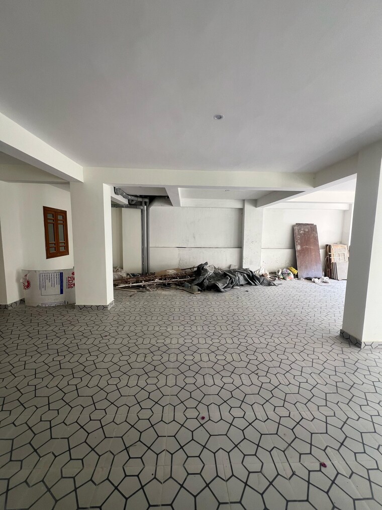  Parking, dehrakhas 4 Bedroom 1700 Sq.Ft. Builder Floor In Dehrakhas Dehradun 8547017