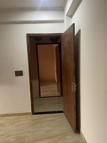 Room in 3 BHK Builder Floor at BPTP Parklands, Sector 76 – for Rent