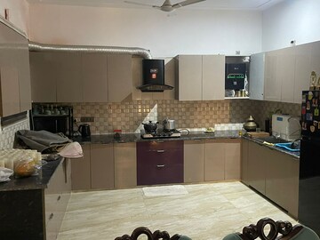 Kitchen in 3 BHK Builder Floor at BPTP Parklands, Sector 76 – for Rent