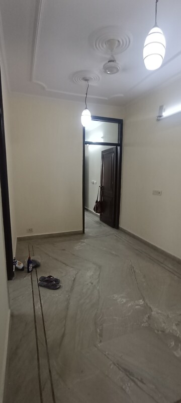 Room in 2.5 BHK Builder Floor at Kalkaji – for Rent