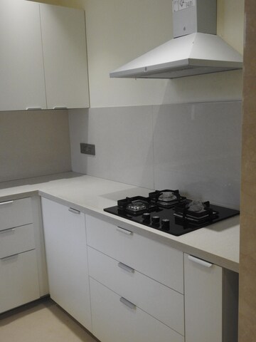 Kitchen in 2.5 BHK Builder Floor at Parsvnath Exotica, Sector 53 – for Rent
