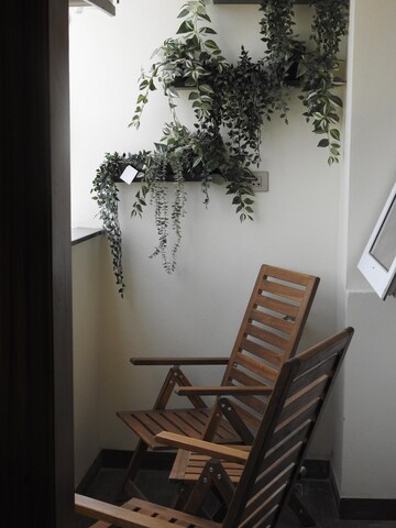 Furnished Amenities in 2.5 BHK Builder Floor at Parsvnath Exotica, Sector 53 – for Rent