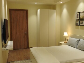 Bedroom in 2.5 BHK Builder Floor at Parsvnath Exotica, Sector 53 – for Rent
