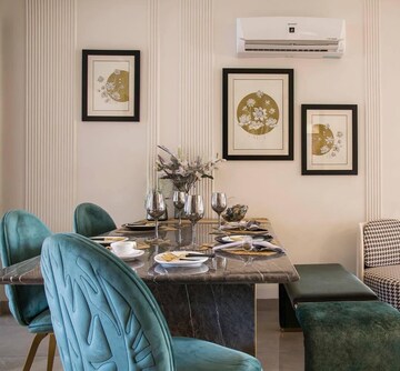 Living Room in 4 BHK Apartment at Chaitanya Tower, Prabhadevi – for Sale