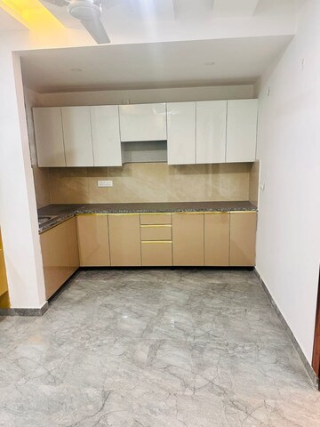 Room in 2 BHK Apartment at Sector 1 Greater Noida – for Sale