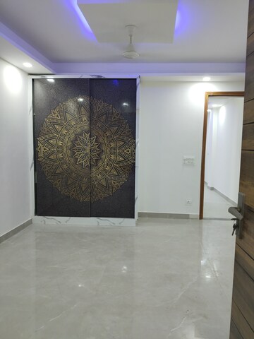 Room in 1 BHK Apartment at Panchsheel Vihar – for Rent
