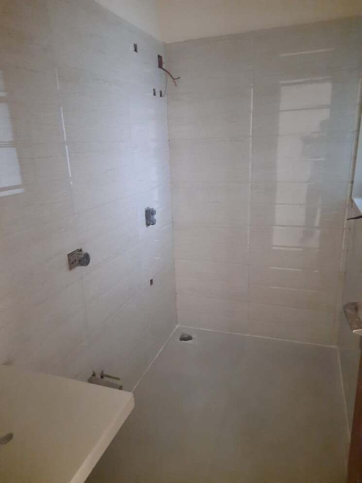 Bathroom, jay-amrat-apartment 2 Bedroom 600 Sq.Ft. Apartment In Malad West Mumbai 8547313