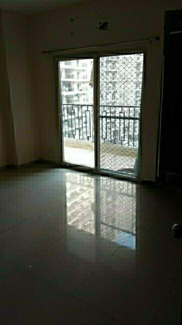Room in 3 BHK Apartment at Javin Raj Empire, Raj Nagar Extension – for Rent