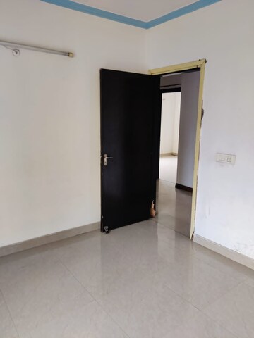 Room in 3.5 BHK Apartment at BPTP Park Grandeura, Sector 82 – for Rent