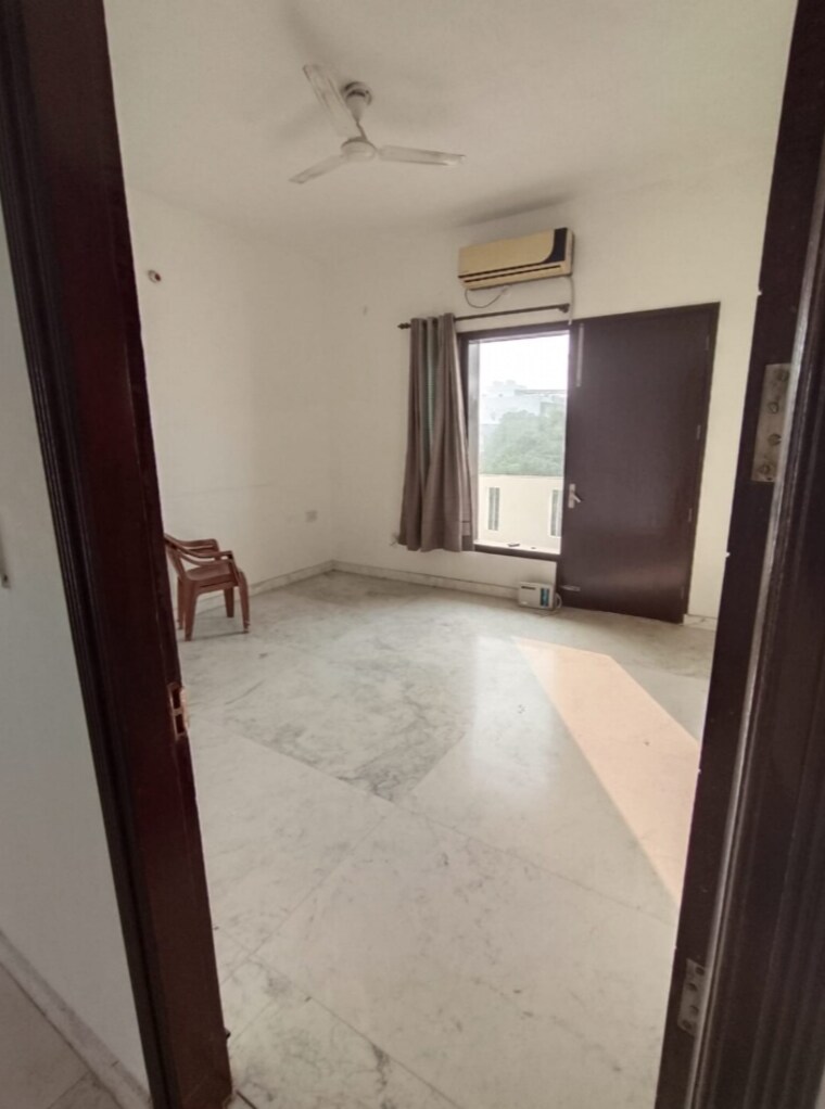 Room, gayatri-cghs 3 Bedroom 1800 Sq.Ft. Apartment In Sector 45 Faridabad 8547396