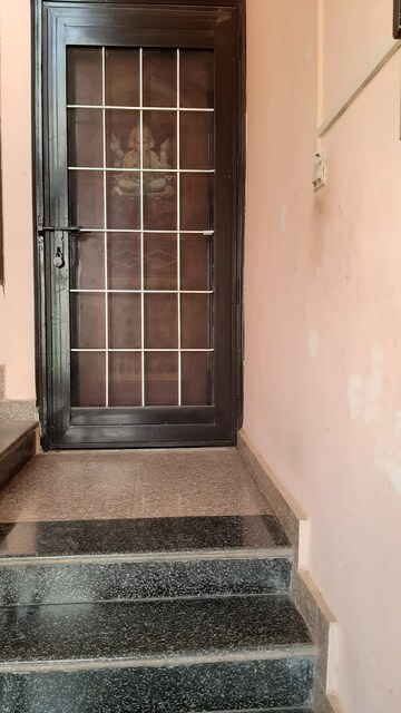 Room in 3 BHK Builder Floor at Sector 46 – for Rent