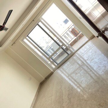 Furnished Amenities in 4 BHK Builder Floor at Sector 23 – for Rent